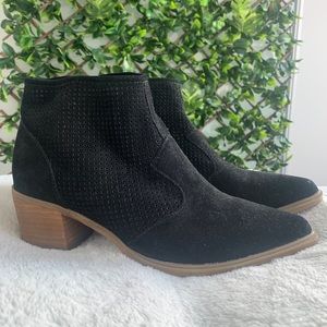 Steve Madden Suede booties
